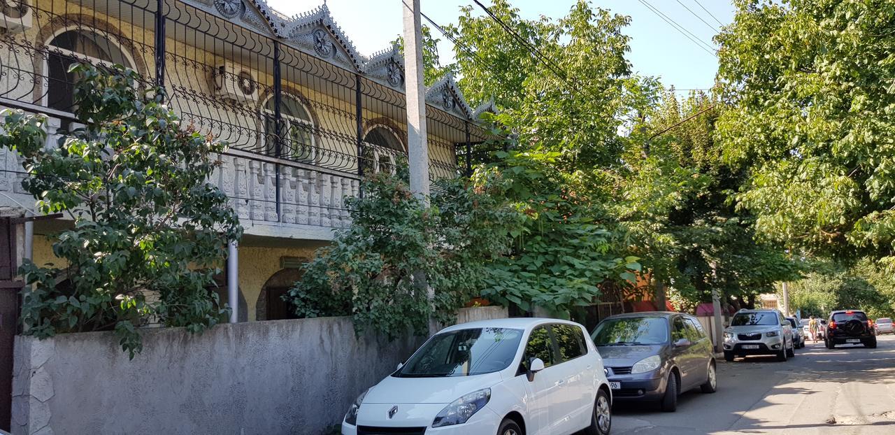La Vitalie Guest House Kischinau Exterior foto